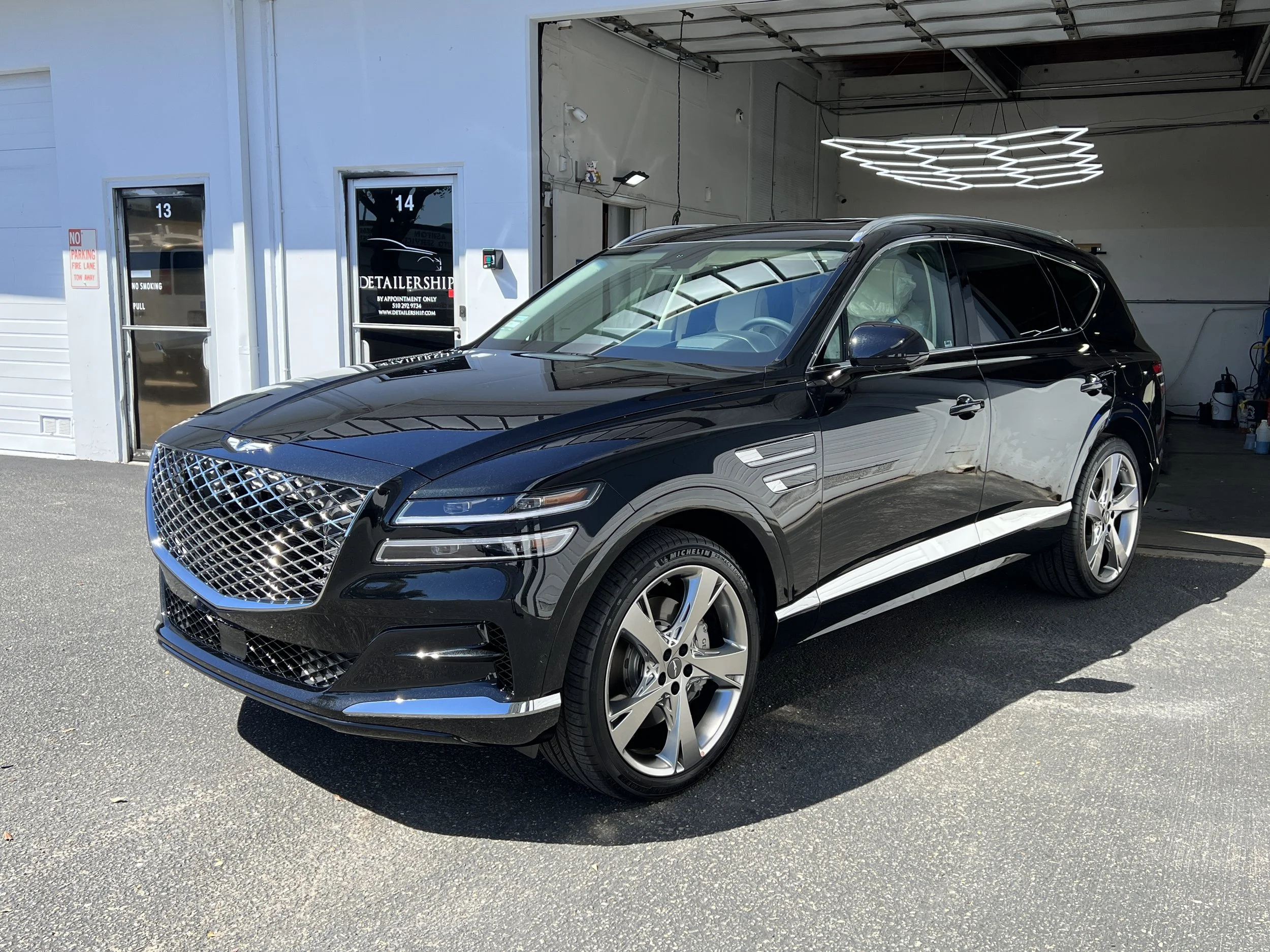 2022 Genesis GV80 (Vik Black) — DETAILERSHIP™